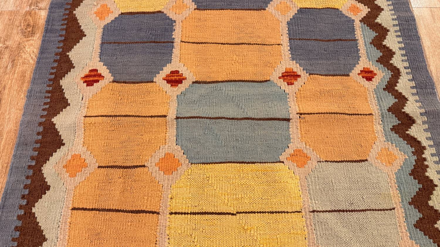 Nahaufnahme des Flors von KELIM ORIGINAL HANDGEARBEITET.