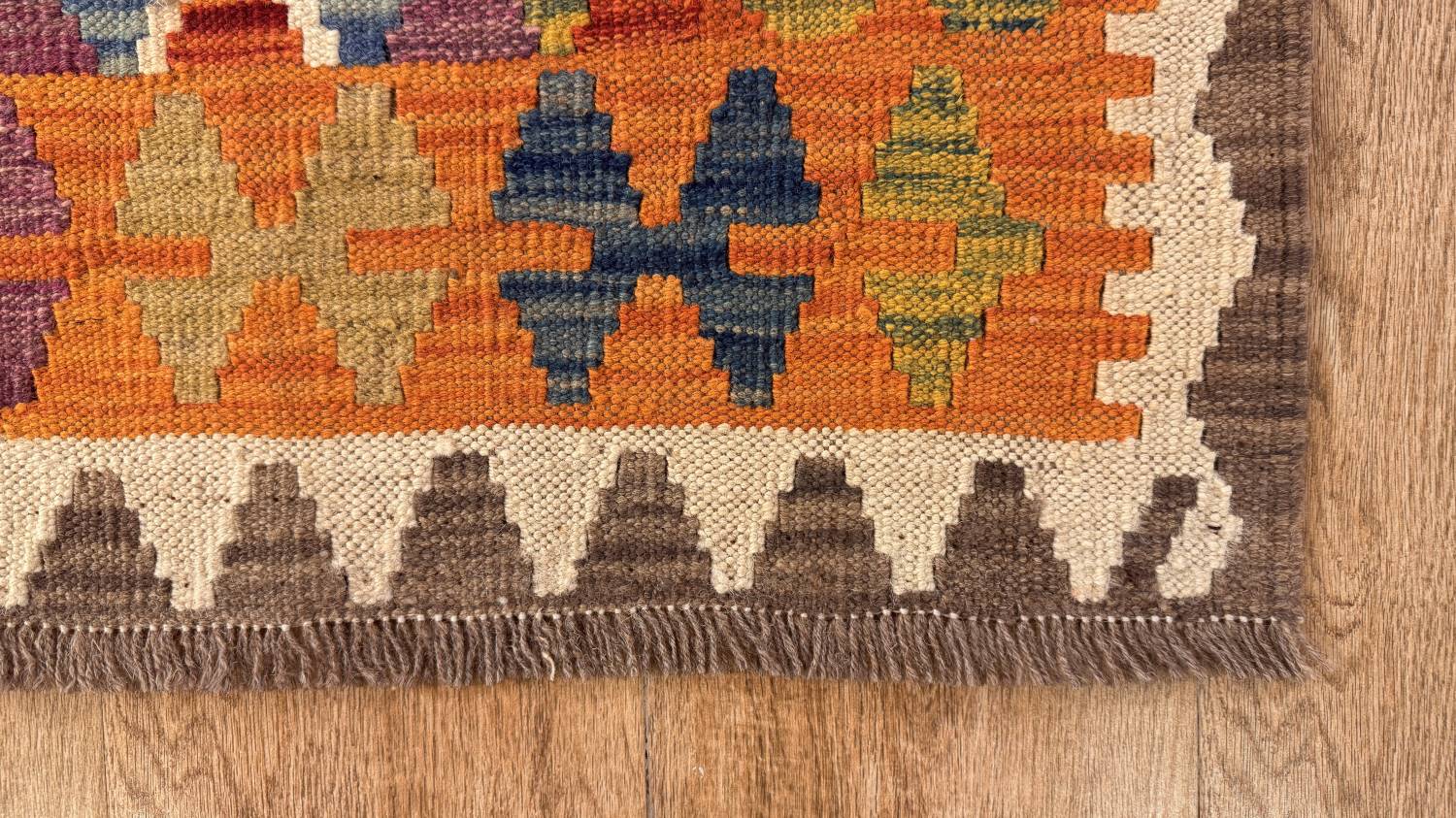 Nahaufnahme des Flors von KELIM ORIGINAL HANDGEARBEITET.