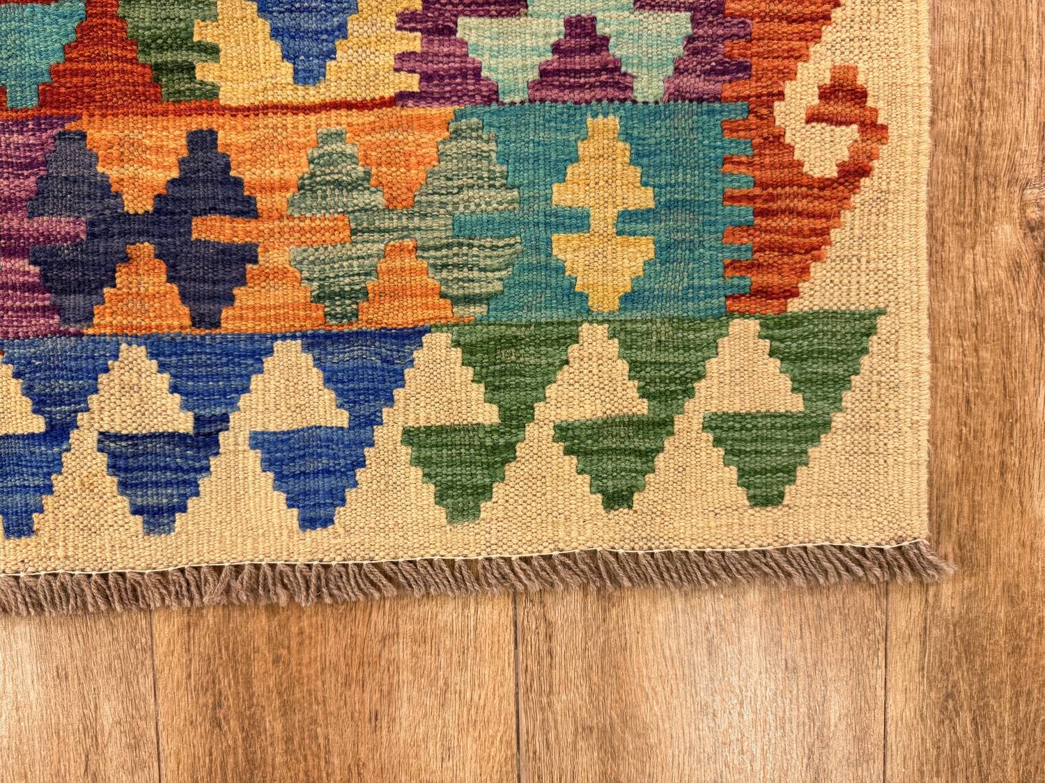Nahaufnahme des Flors von KELIM ORIGINAL HANDGEARBEITET.