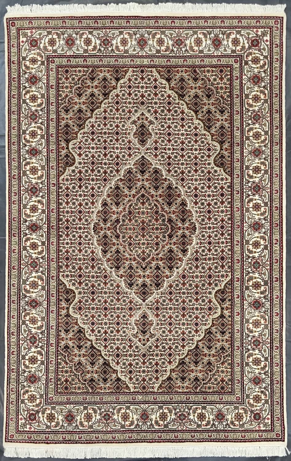 VICTORIA TABRIZ 10/52