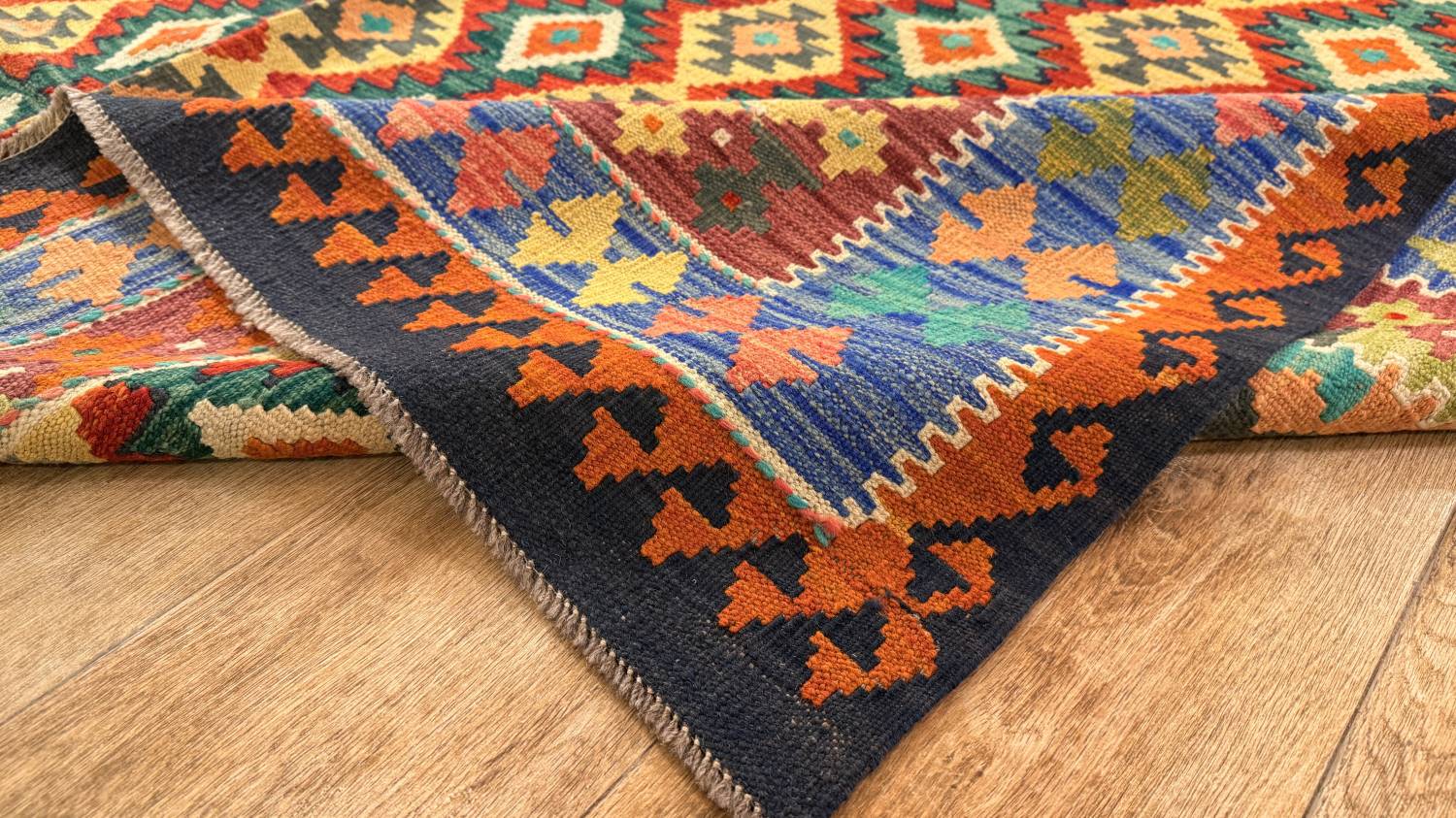 Nahaufnahme des Flors von KELIM ORIGINAL HANDGEARBEITET.