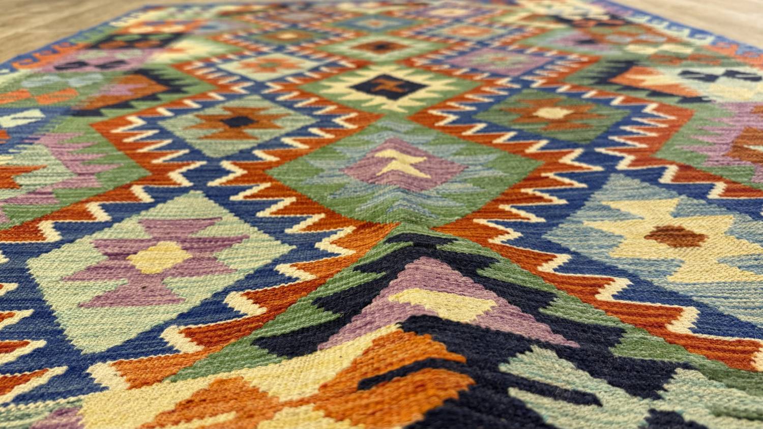 Nahaufnahme des Flors von KELIM ORIGINAL HANDGEARBEITET.