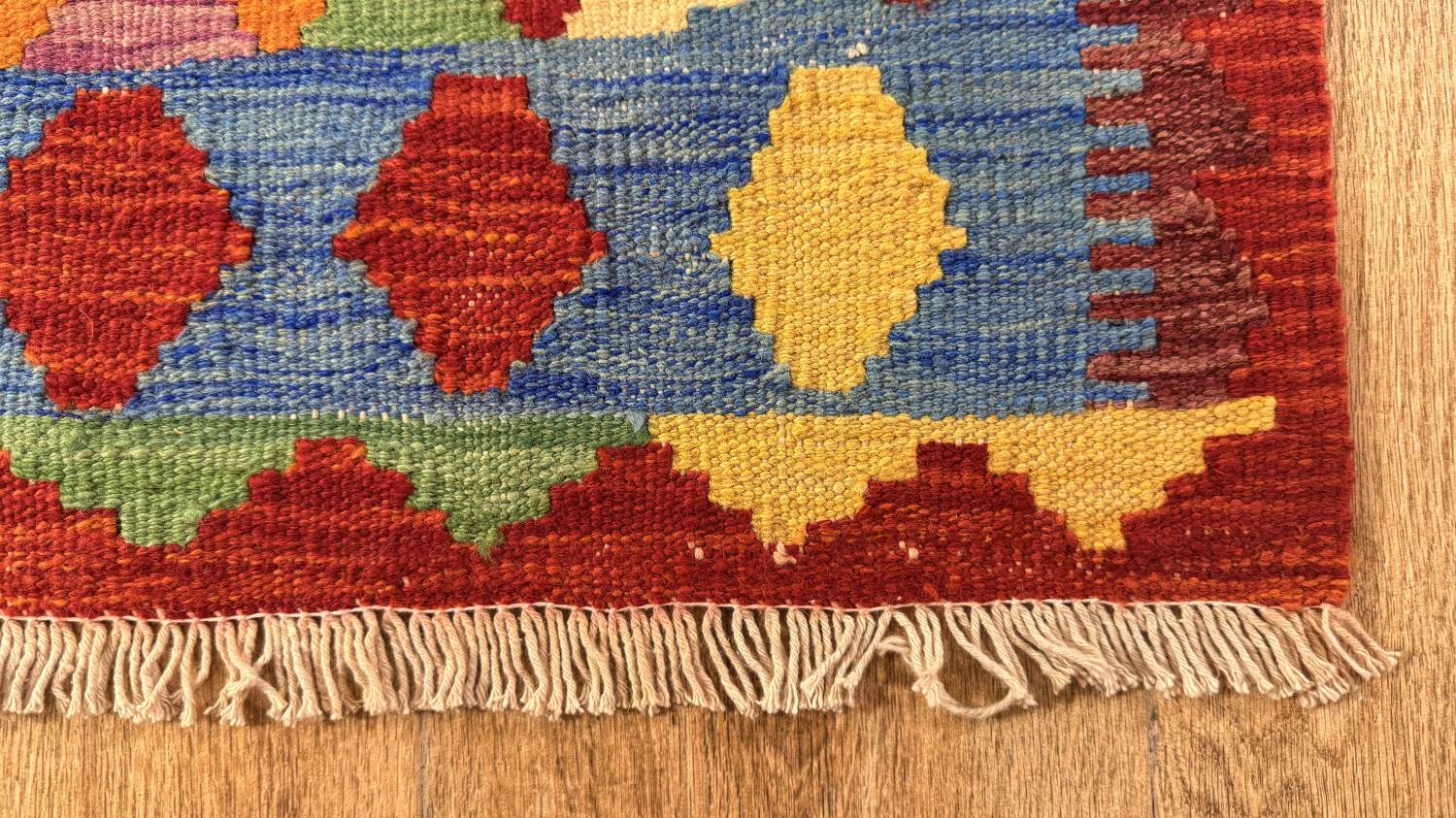 Nahaufnahme des Flors von KELIM ORIGINAL HANDGEARBEITET.