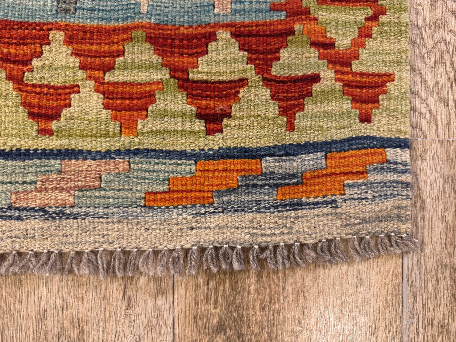 Nahaufnahme des Flors von KELIM ORIGINAL HANDGEARBEITET.