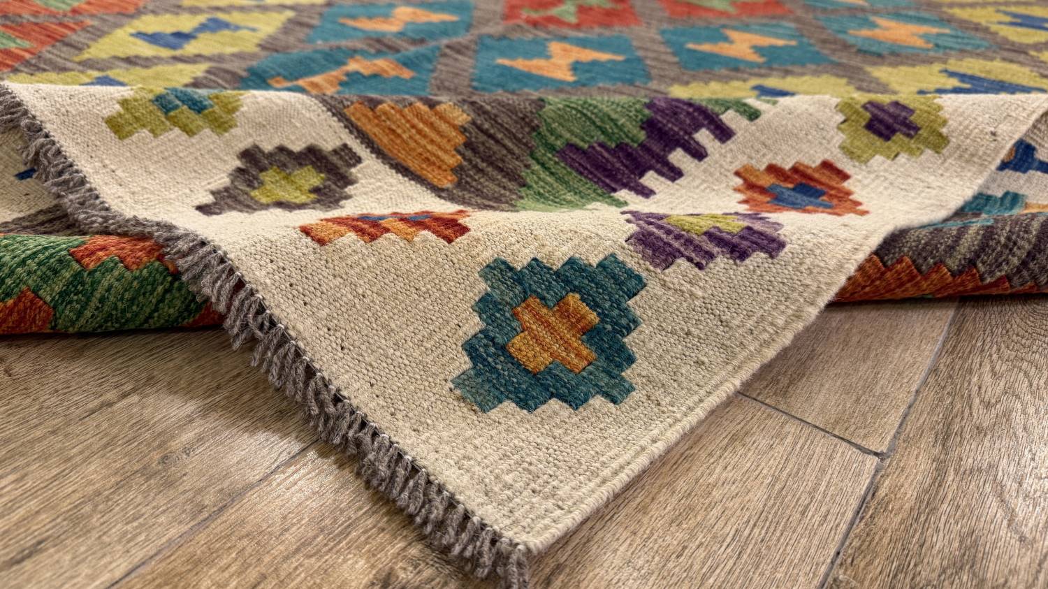 Nahaufnahme des Flors von KELIM ORIGINAL HANDGEARBEITET.